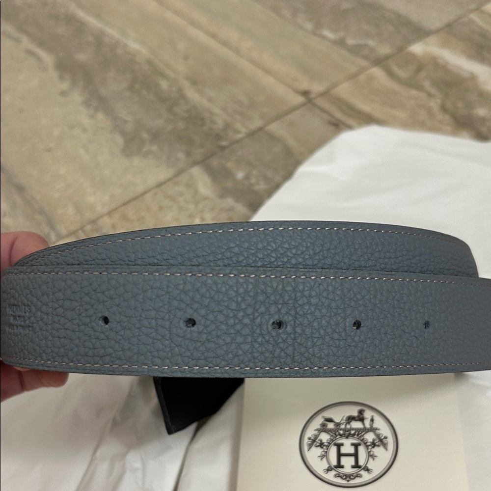 Authentic Hermes unisex belt blue gray/navy Leather Reversible Belt (no buckle) - Picture 9 of 10